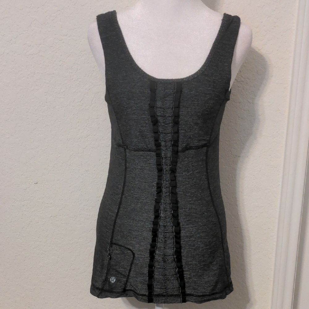 Lululemon Women's Dark Grey & Black Athletic Apparel Workout Top. Size S/6